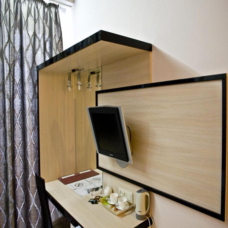 Staybridge Mini-Hotel In Most City Panoramic River View Dnipro Room photo